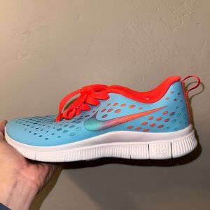 Nike Free Express Running Shoes. Super fun colors!